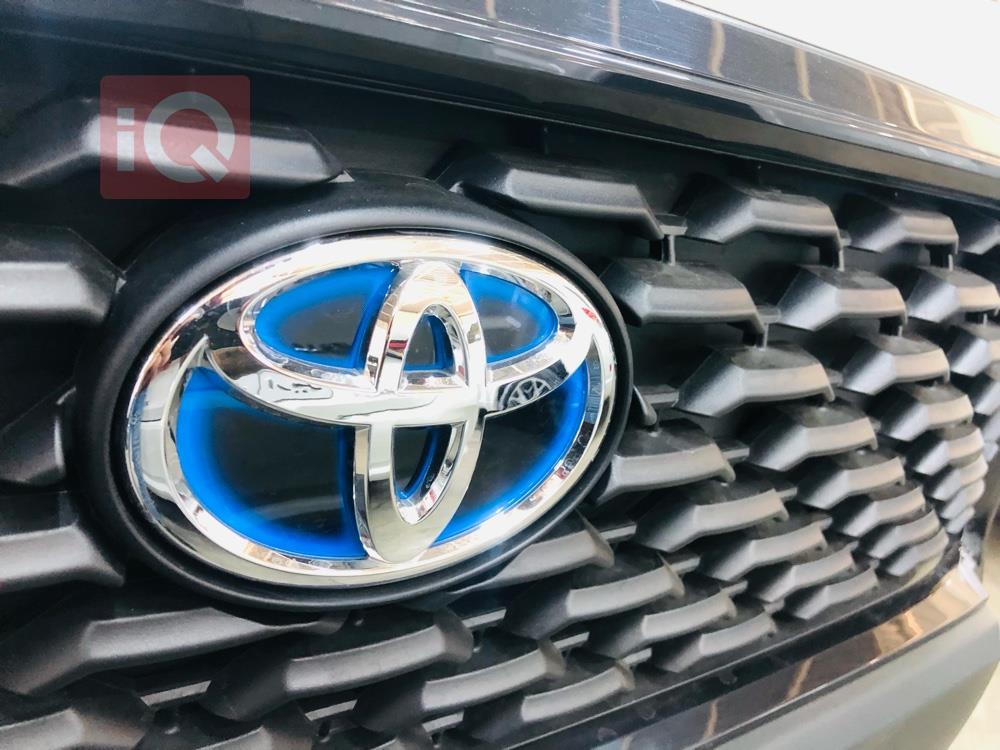 تۆیۆتا کۆرۆلا کرۆس